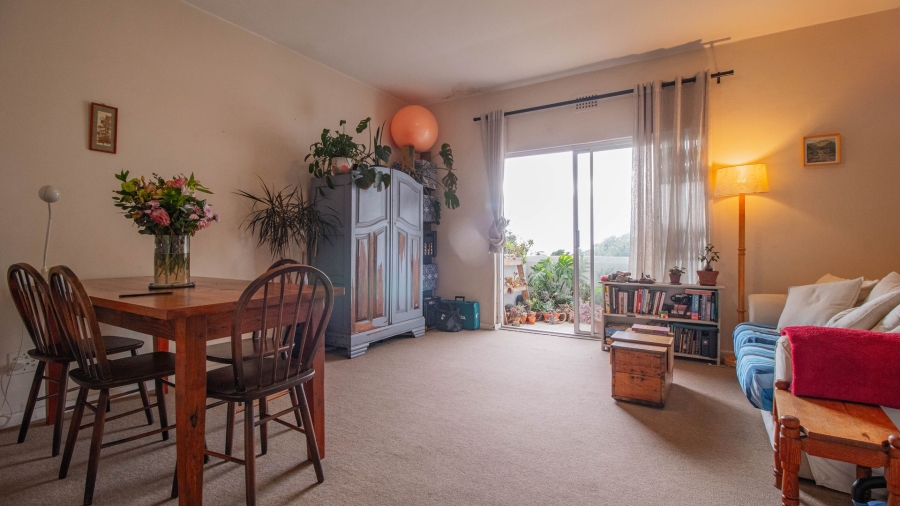 2 Bedroom Property for Sale in Vredehoek Western Cape